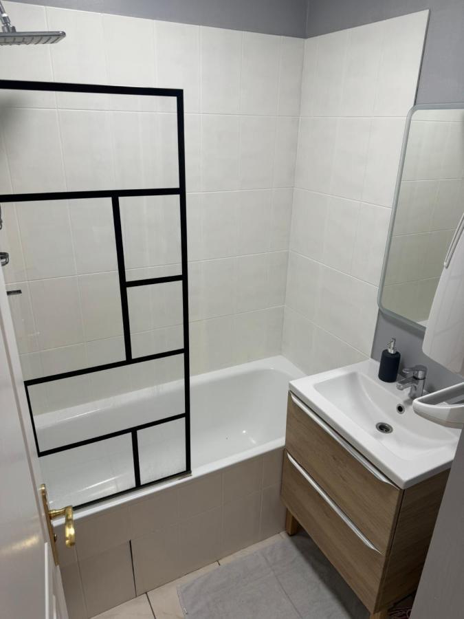 Appartement Centre Avec Balcon Parking Prive Orléans Kültér fotó